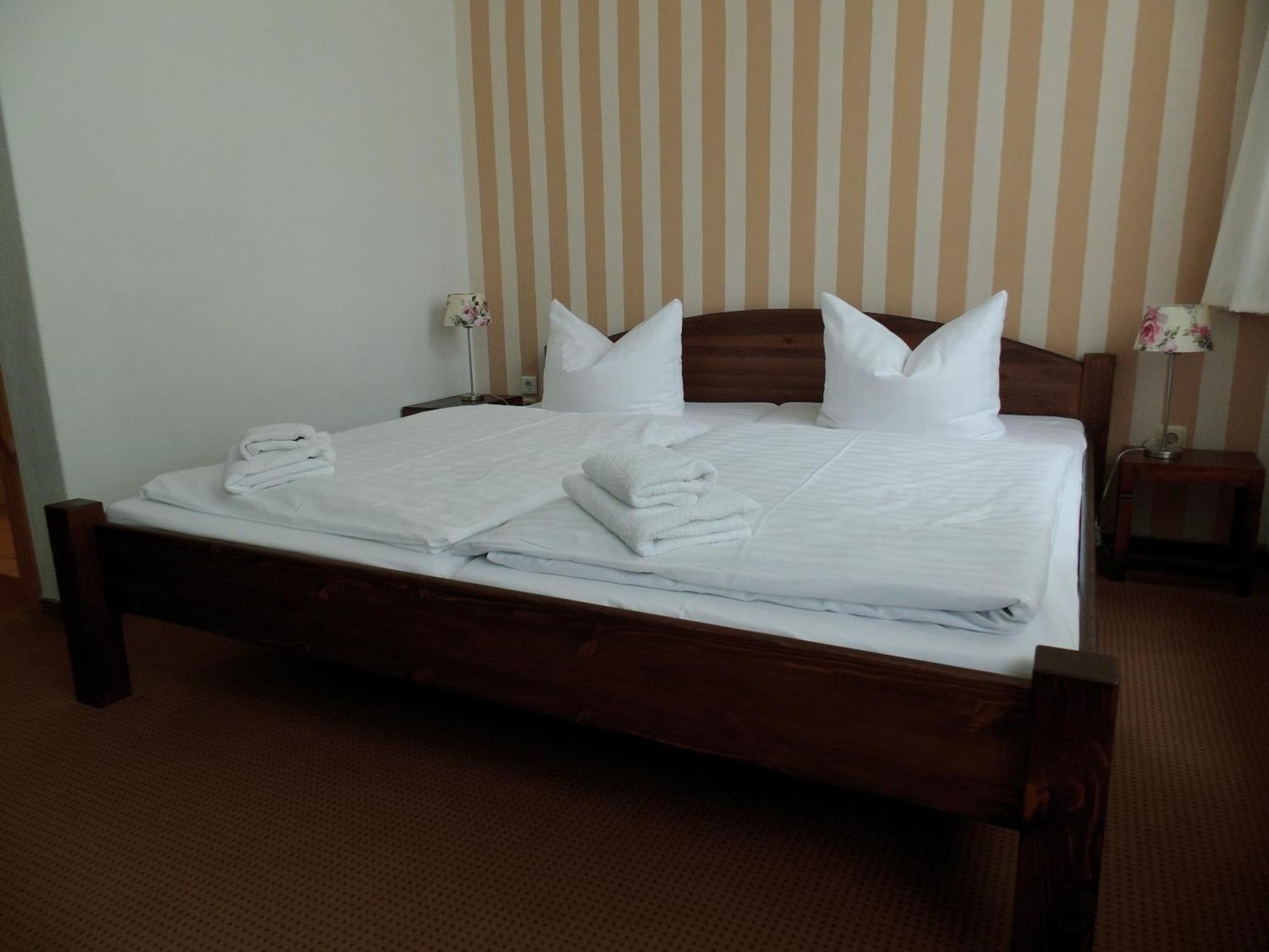Pension & Restaurant "Alte Schule" Kluis Room photo